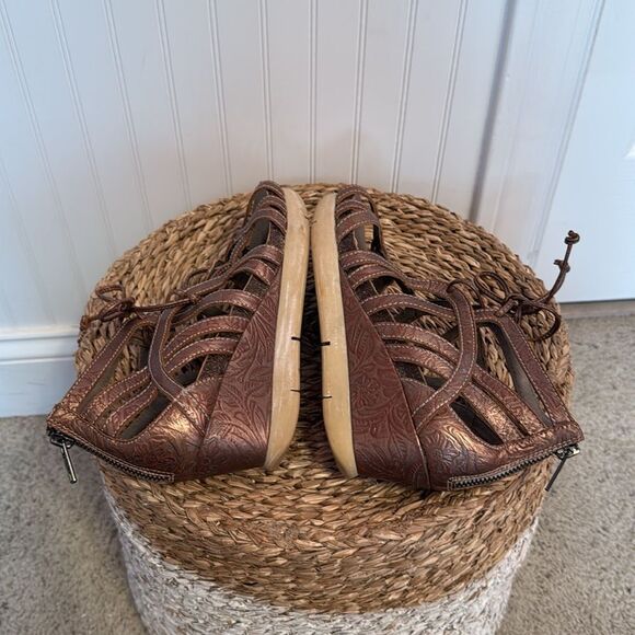 OTBT Brown Strappy Wedge Sandals - 7.5 - Picture 5 of 7